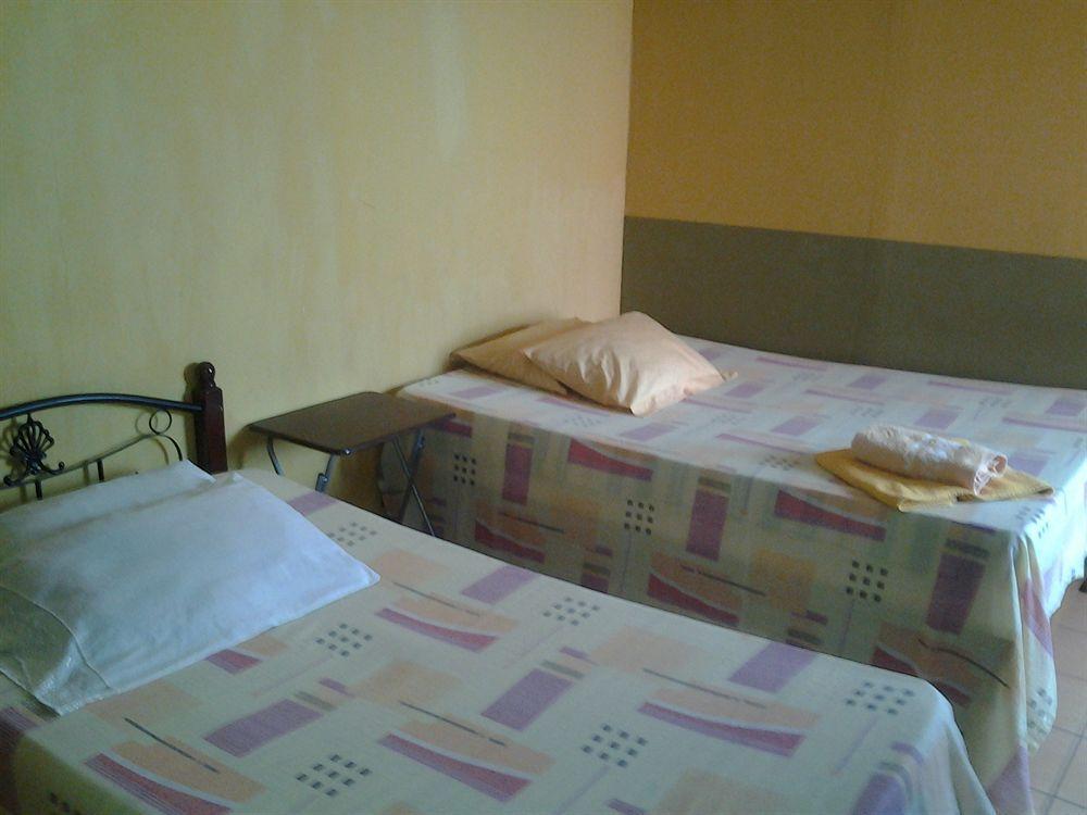 Cabinas Madeleine ปุนตาเรนาส ภายนอก รูปภาพ