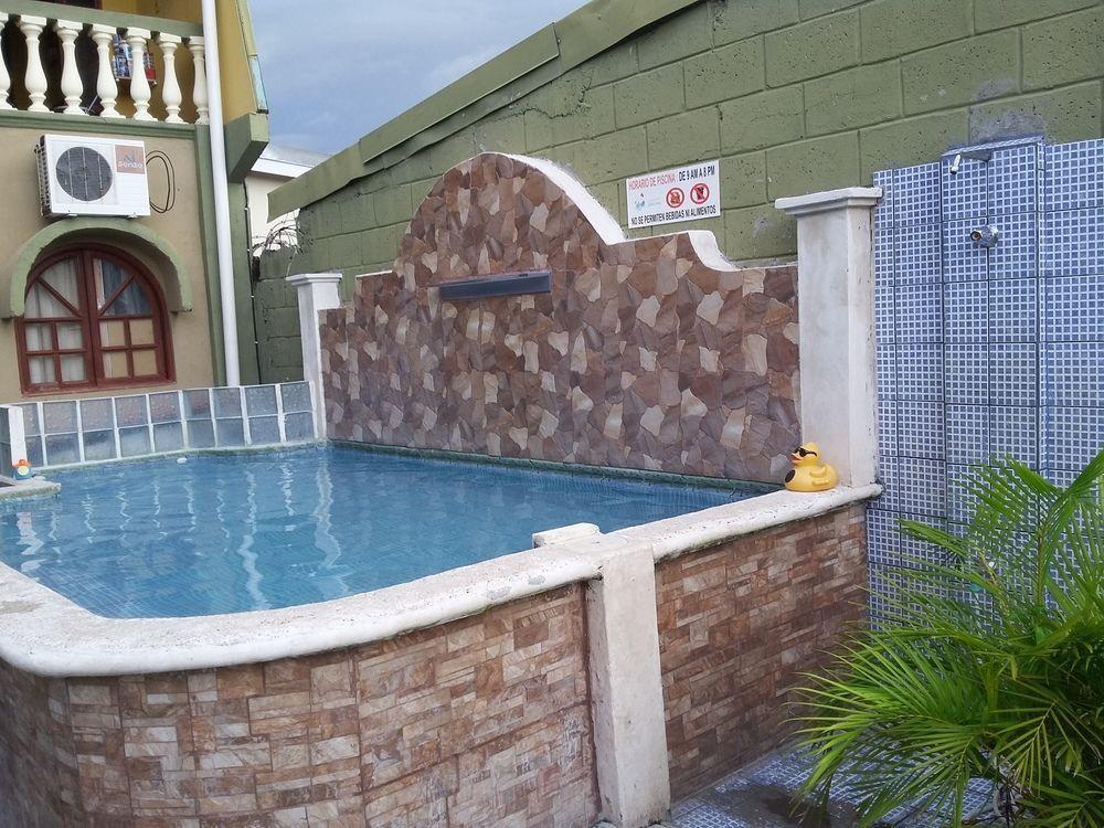 Cabinas Madeleine ปุนตาเรนาส ภายนอก รูปภาพ