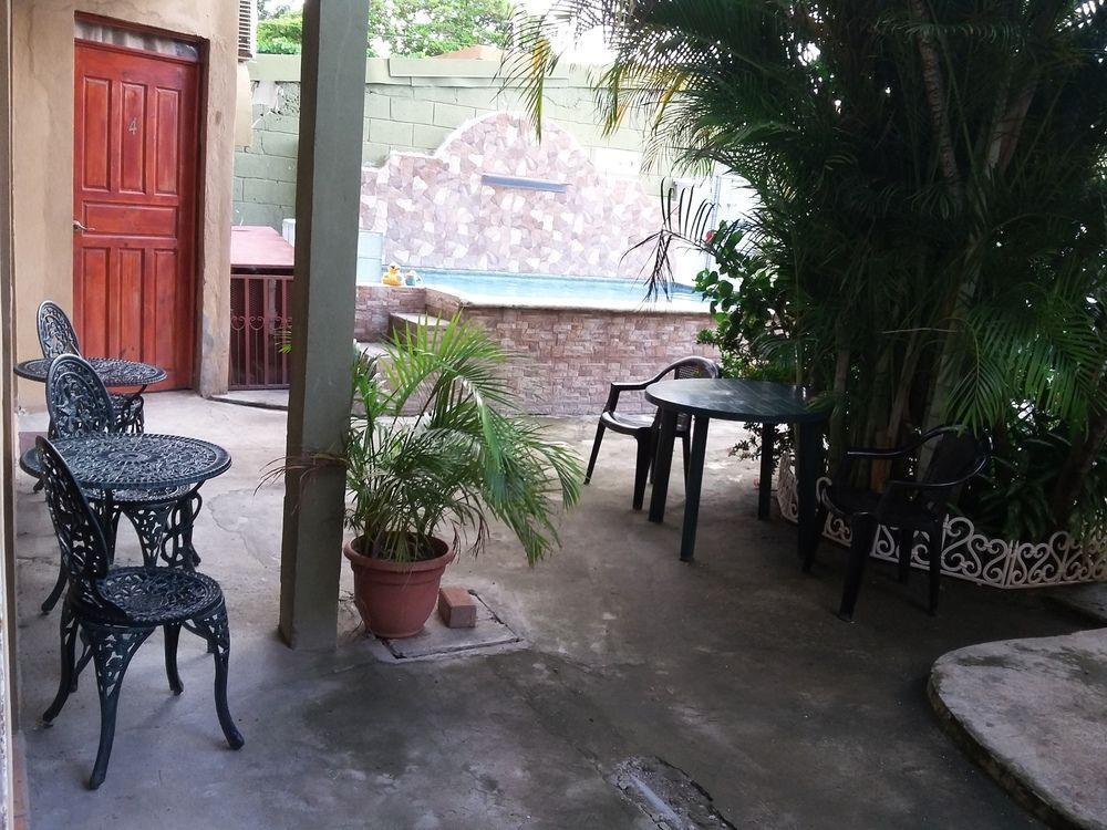 Cabinas Madeleine ปุนตาเรนาส ภายนอก รูปภาพ
